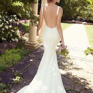 Essense of Australia New, Never Worn Wedding Dress